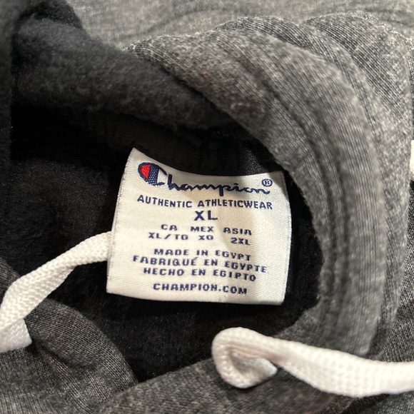 Champion sweatshirt XL - Picture 3 of 3
